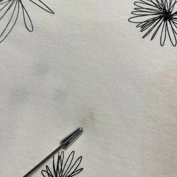 LEVIS Womens Floral Cloud Dancer Perfect Crewneck Tshirt Size Small - Picture 4 of 13